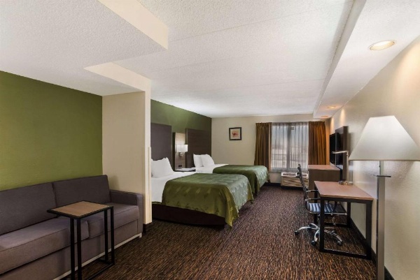 Quality Suites Milwaukee Airport image 20
